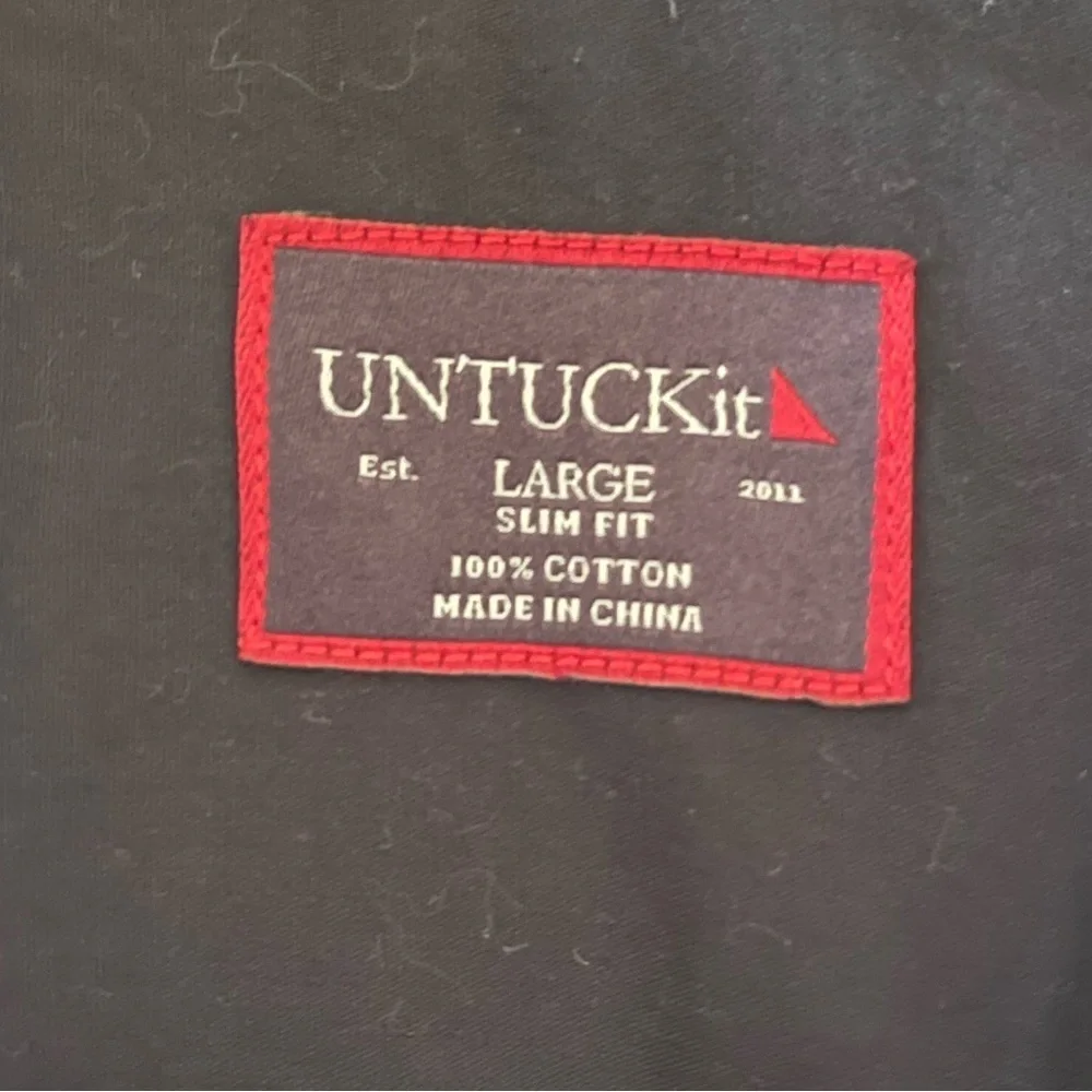 UNTUCKit button down shirt • Mens Large